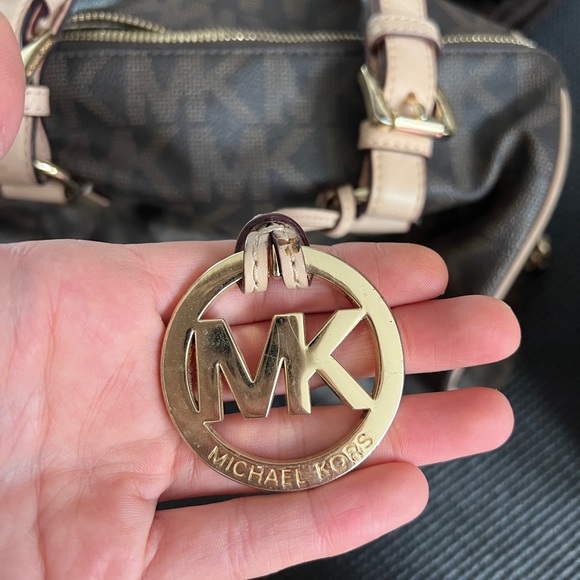 Michael Kors purse signature logo - Picture 7 of 7